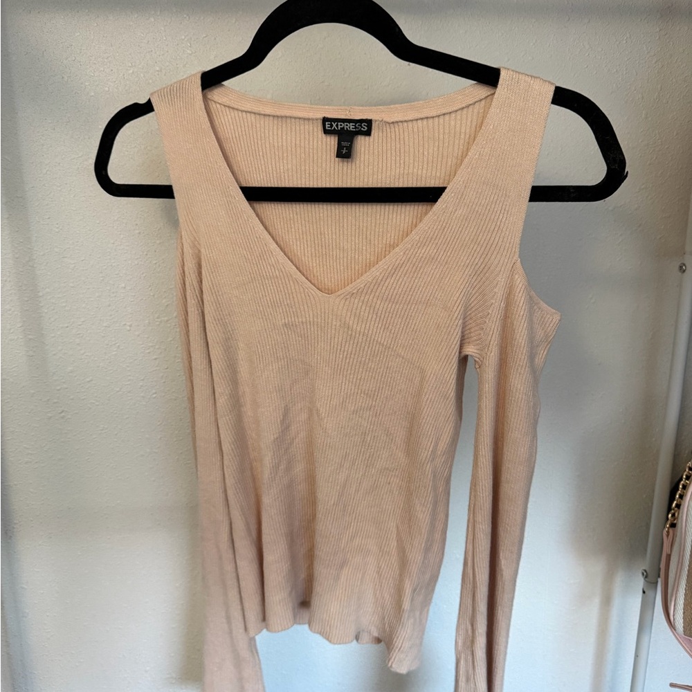 Express Beige Cold-Shoulder Ribbed V-Neck Long Sleeve Top